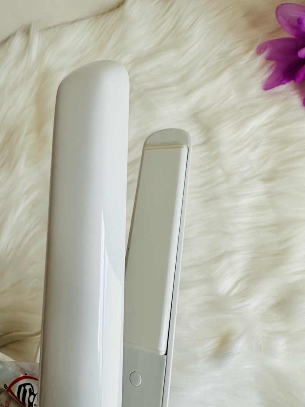 T3 Professional SinglePass Ceramic 1” Flat Iron Hair Straightener White and Gold - Picture 3 of 14